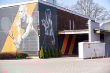Hala sportowa na Kozanowie, w jej miejscu inwestor zaplanował budowę mieszkań